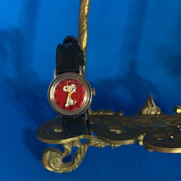 Need repair Vintage 1960s ‘Snoopy’ by ‘Timex’ Hand-Wind‎ Watch main image 6